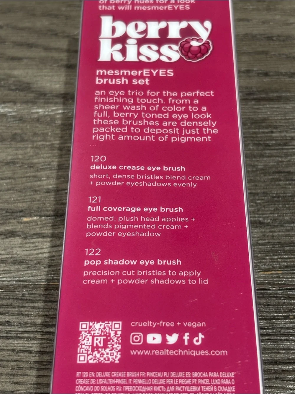 Real Techniques Limited Edition Berry Kiss Makeup Set